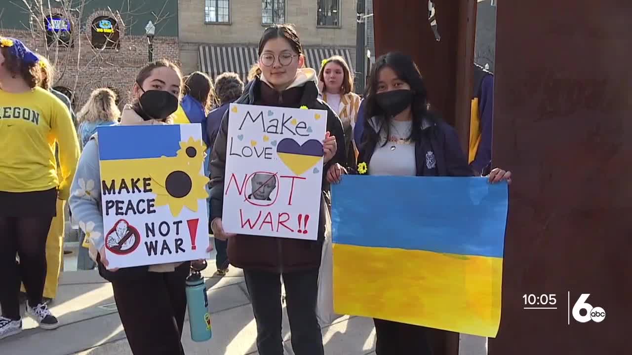 Children protesting against the war in Ukraine.